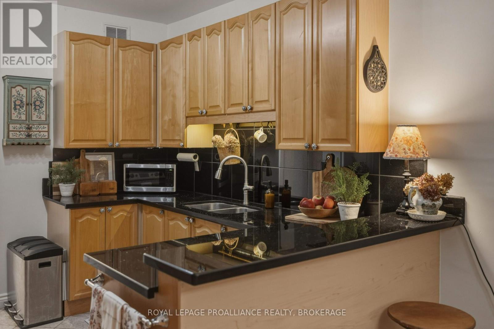 27 Victoria Avenue, Gananoque, Ontario  K7G 2R9 - Photo 17 - X14030236