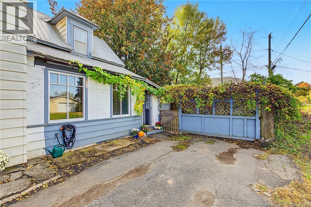 880 Barker Street, Fredericton, New Brunswick  E3A 3K6 - Photo 40 - NB149655