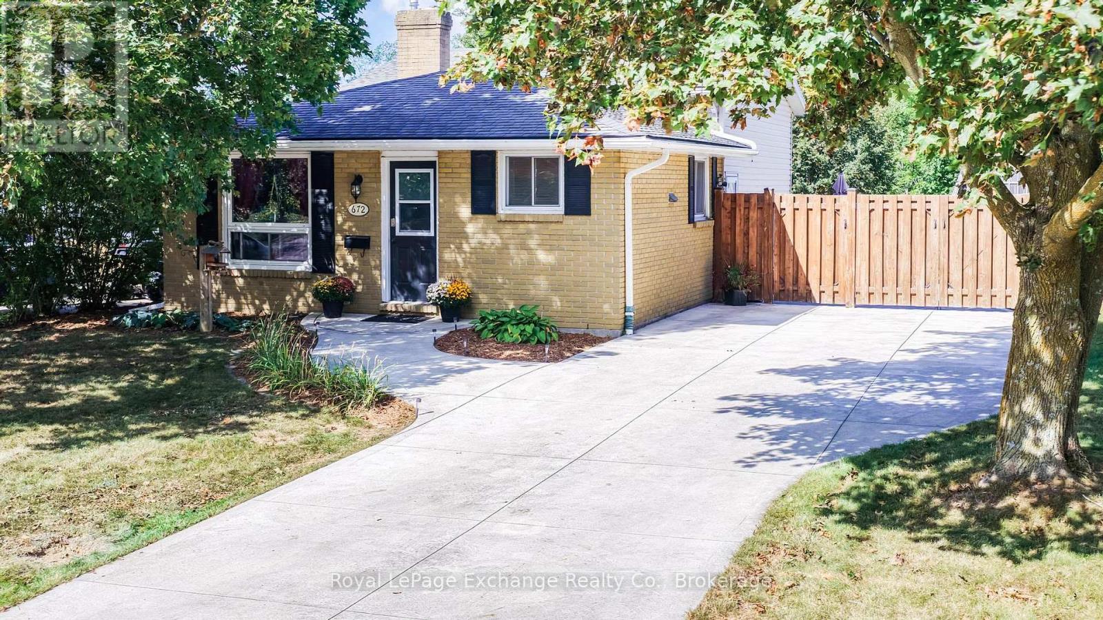 672 Palmateer Drive, Kincardine, Ontario  N2Z 1R4 - Photo 1 - X14030226