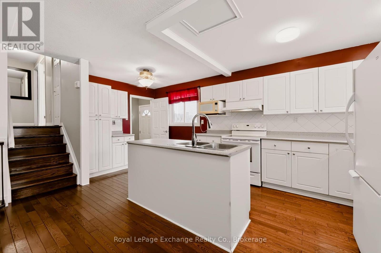 672 Palmateer Drive, Kincardine, Ontario  N2Z 1R4 - Photo 13 - X14030226