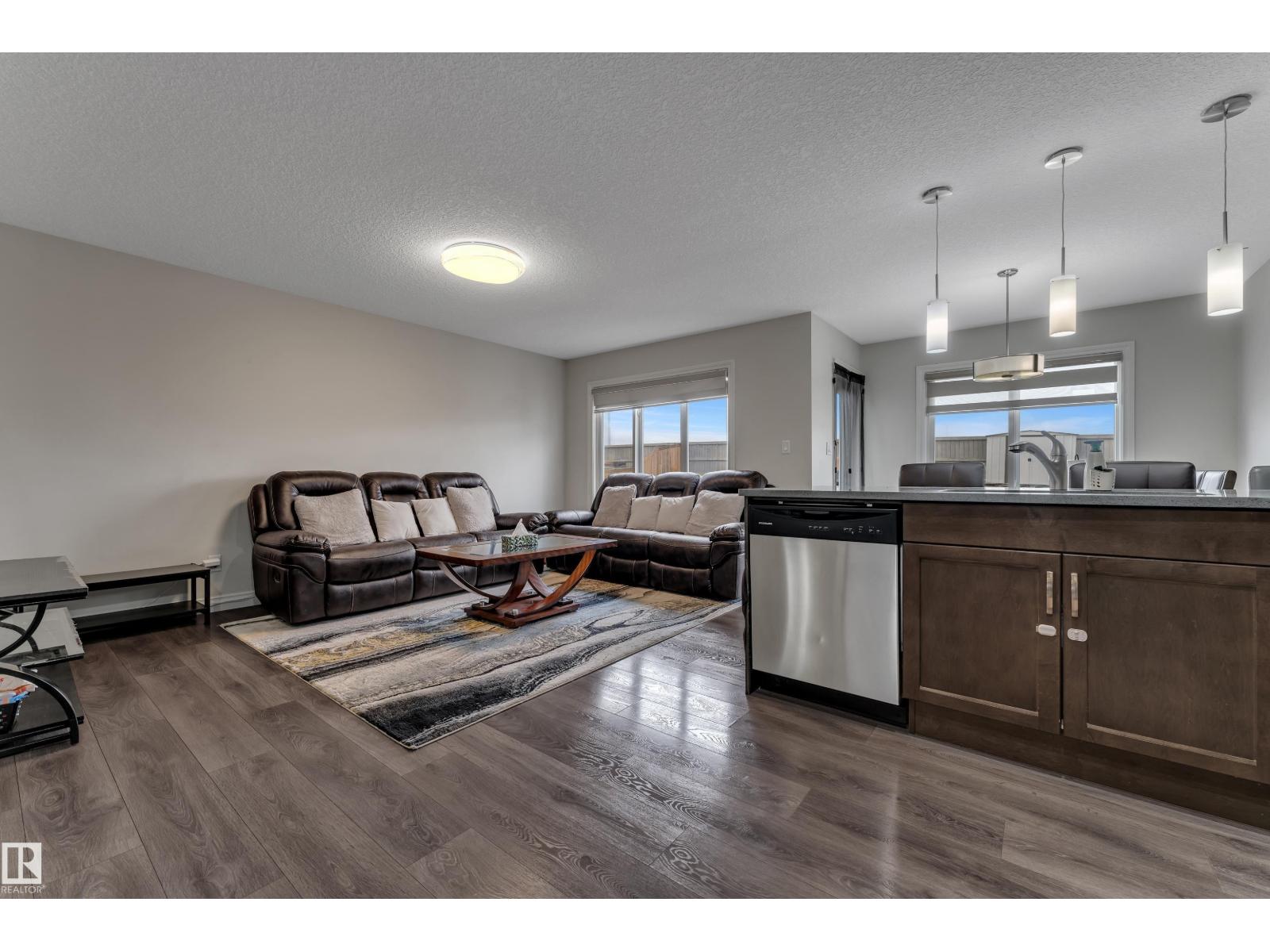 1208 33A ST NW