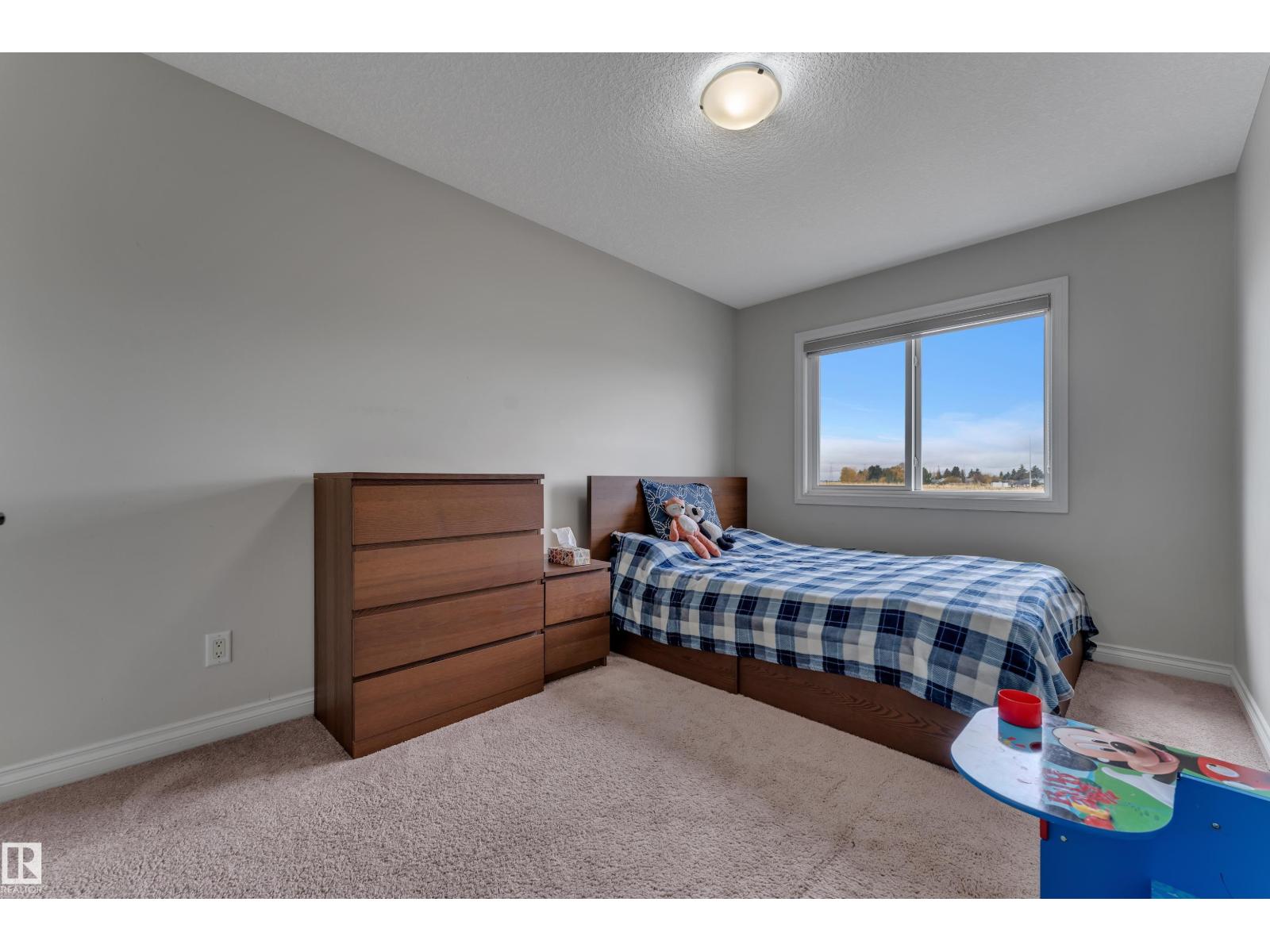 1208 33A ST NW