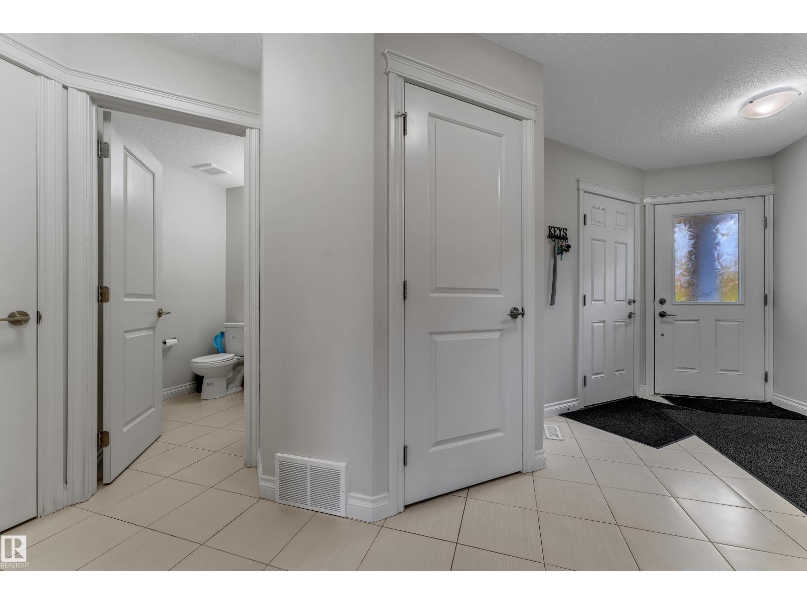 1208 33A ST NW