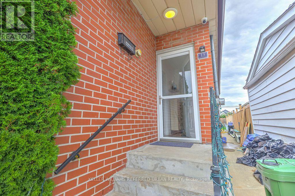 13 Teston Boulevard, Toronto, Ontario  M6N 4R9 - Photo 3 - W13734712