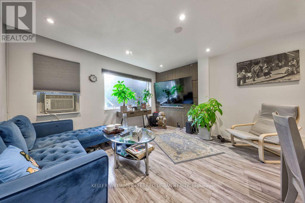 13 Teston Boulevard, Toronto, Ontario  M6N 4R9 - Photo 8 - W13734712