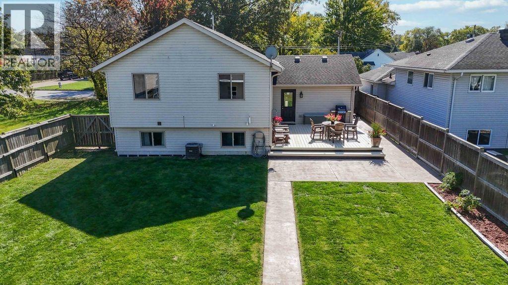 196 Fane STREET St Clair Ontario Canada N0N1G0 2