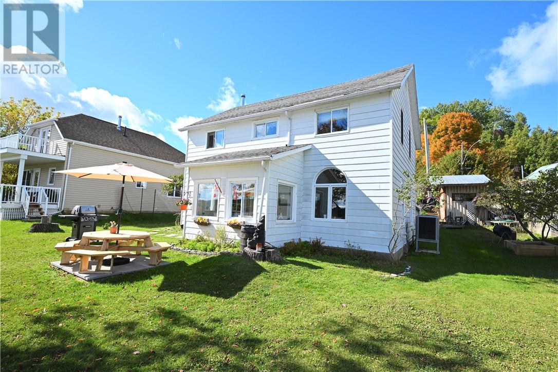 4 Thorburn, Gore Bay, Ontario  p0p 1H0 - Photo 3 - 2130863
