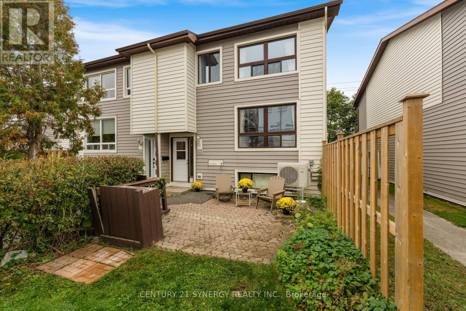 19 A BANNER ROAD, Ottawa, Ontario