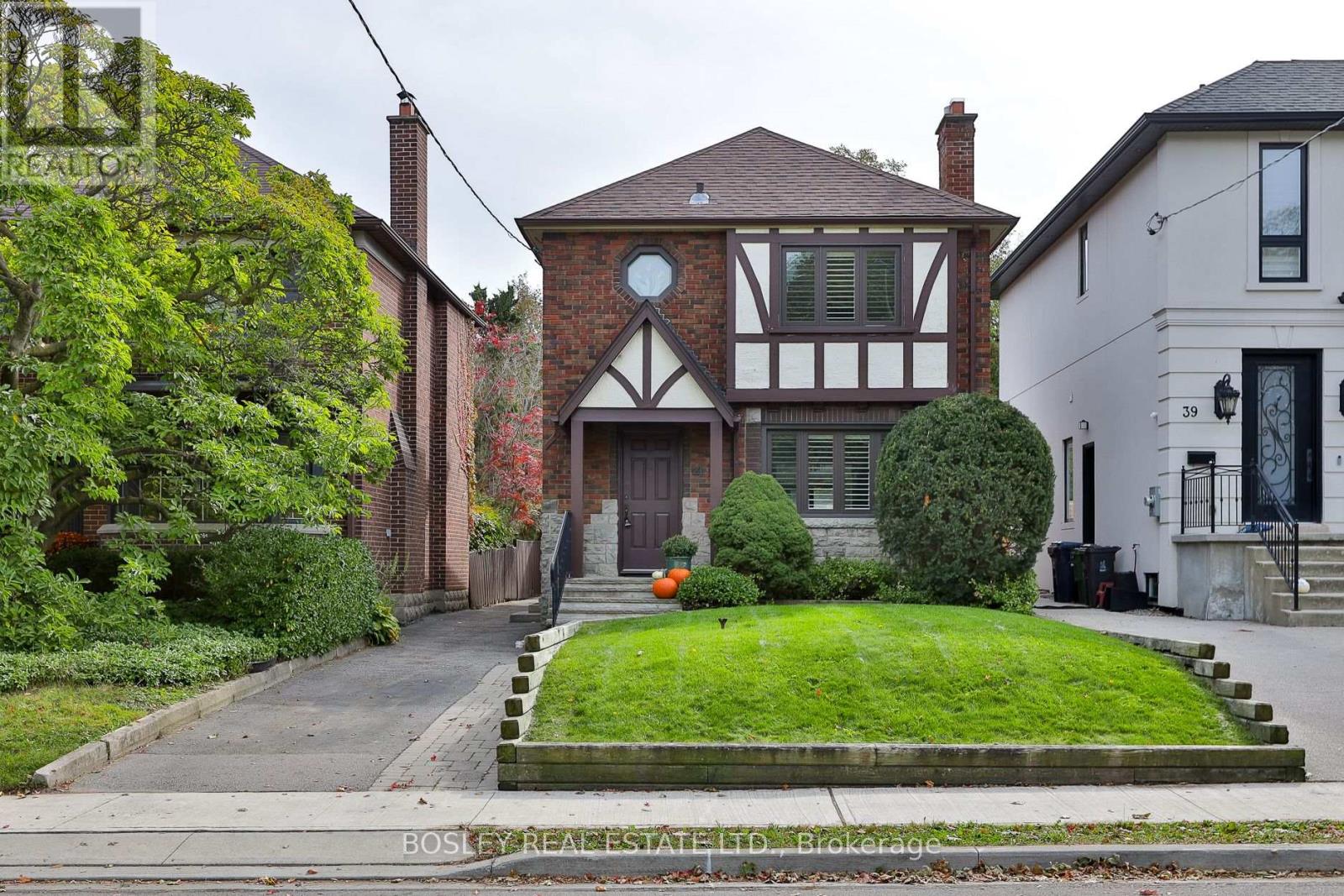 41 ST CUTHBERTS ROAD, Toronto, Ontario