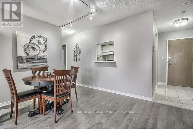 702 - 5 Concorde Place, Toronto, Ontario  M3C 3M8 - Photo 2 - C14030320