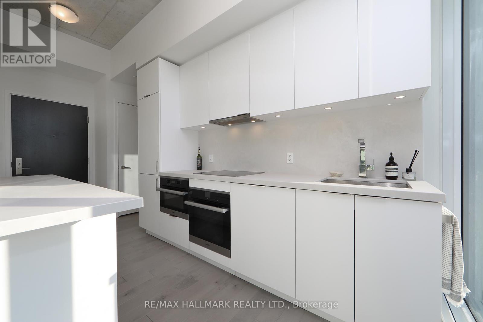 2604 - 158 Front Street E, Toronto, Ontario  M5A 0K9 - Photo 6 - C14030372