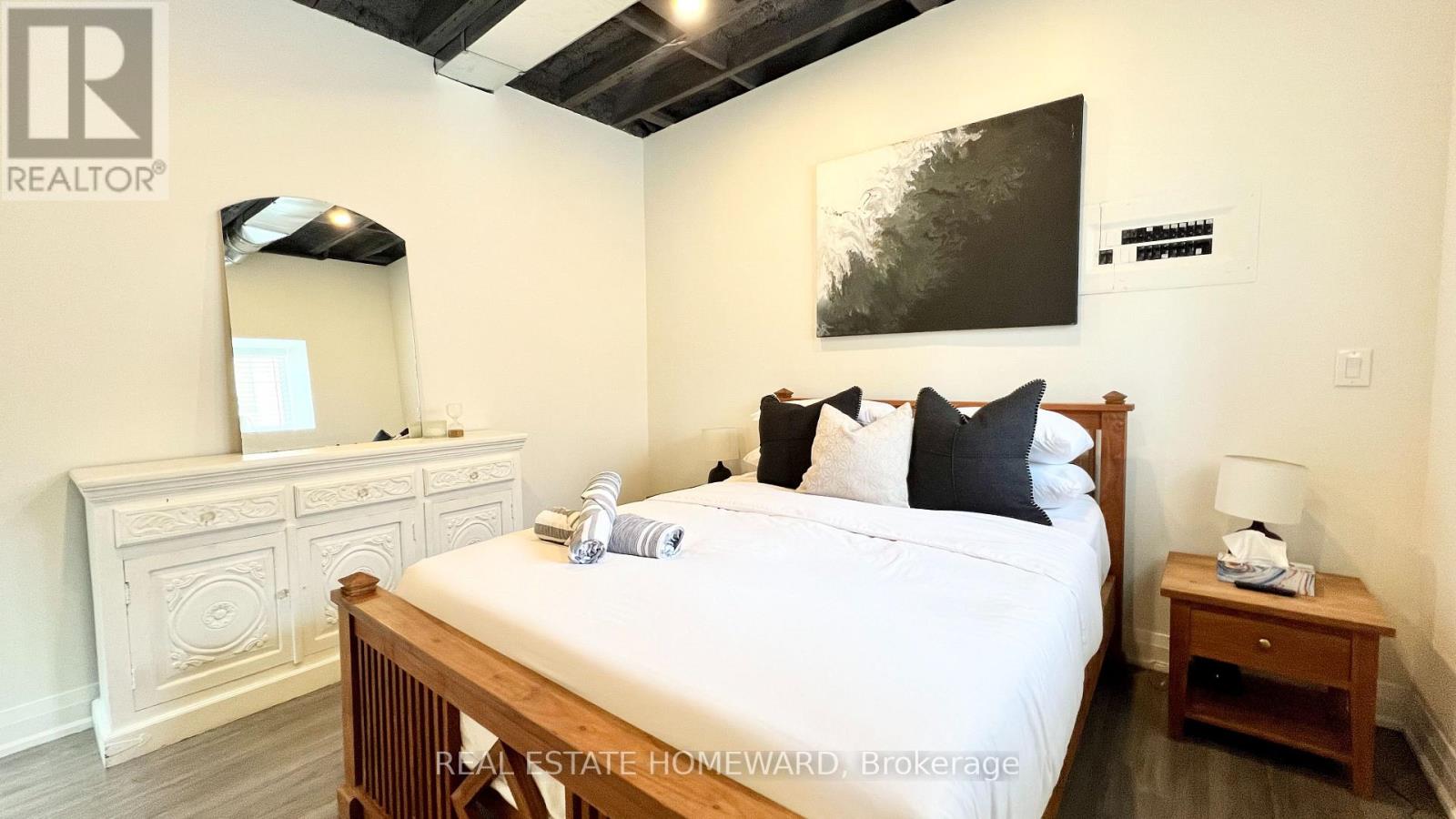 1233 Dundas Street E, Toronto, Ontario  M4M 1S4 - Photo 16 - E14030324