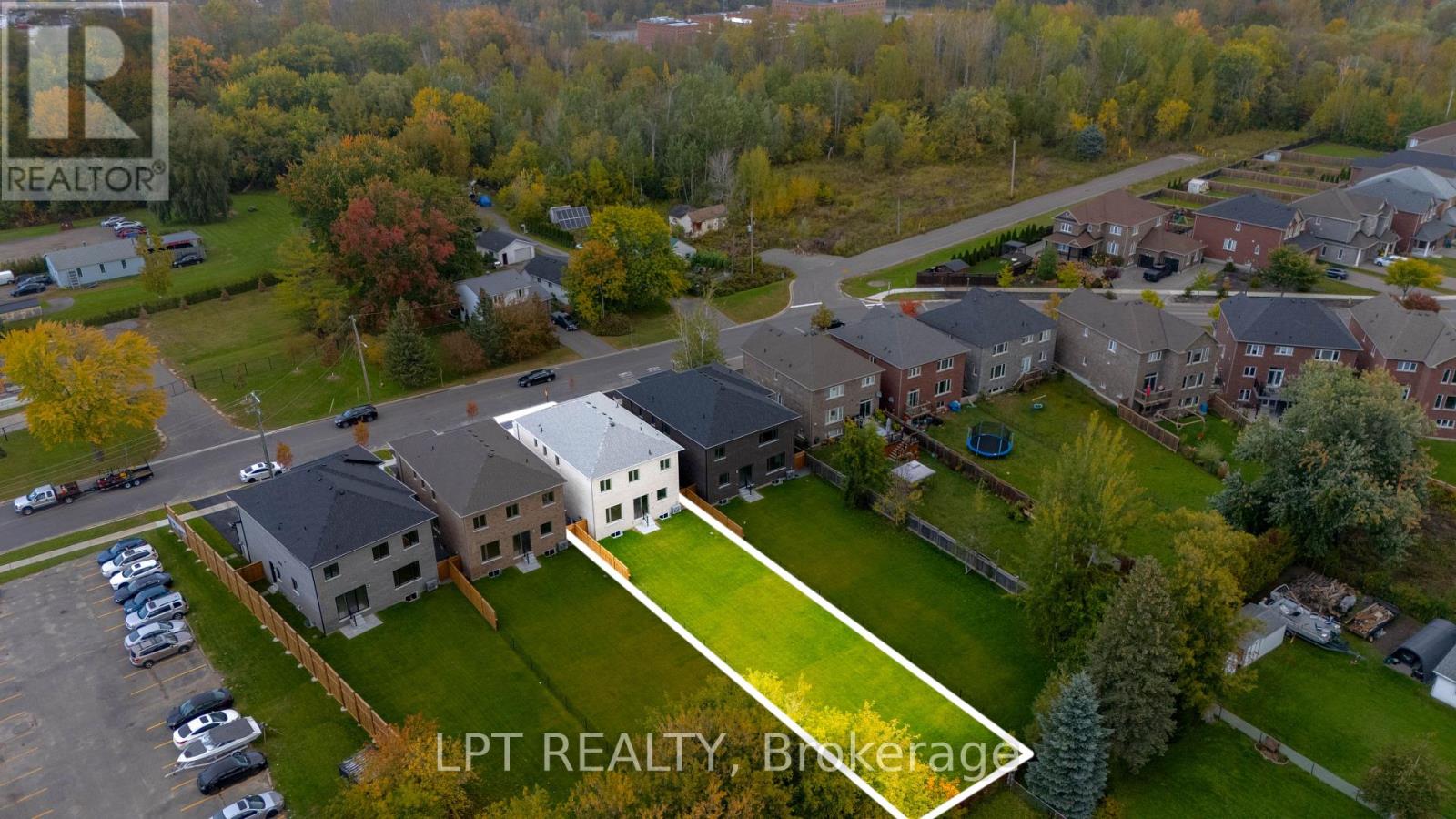 5 Richmond Park Drive, Georgina, Ontario  L4P 0H2 - Photo 2 - N14030304