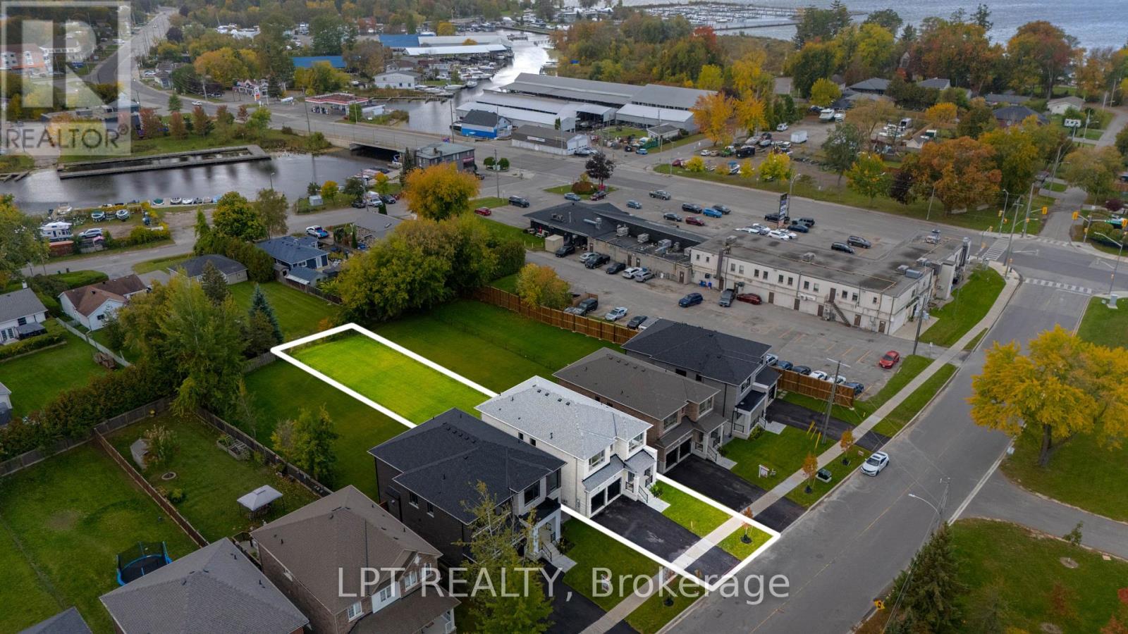 5 Richmond Park Drive, Georgina, Ontario  L4P 0H2 - Photo 3 - N14030304