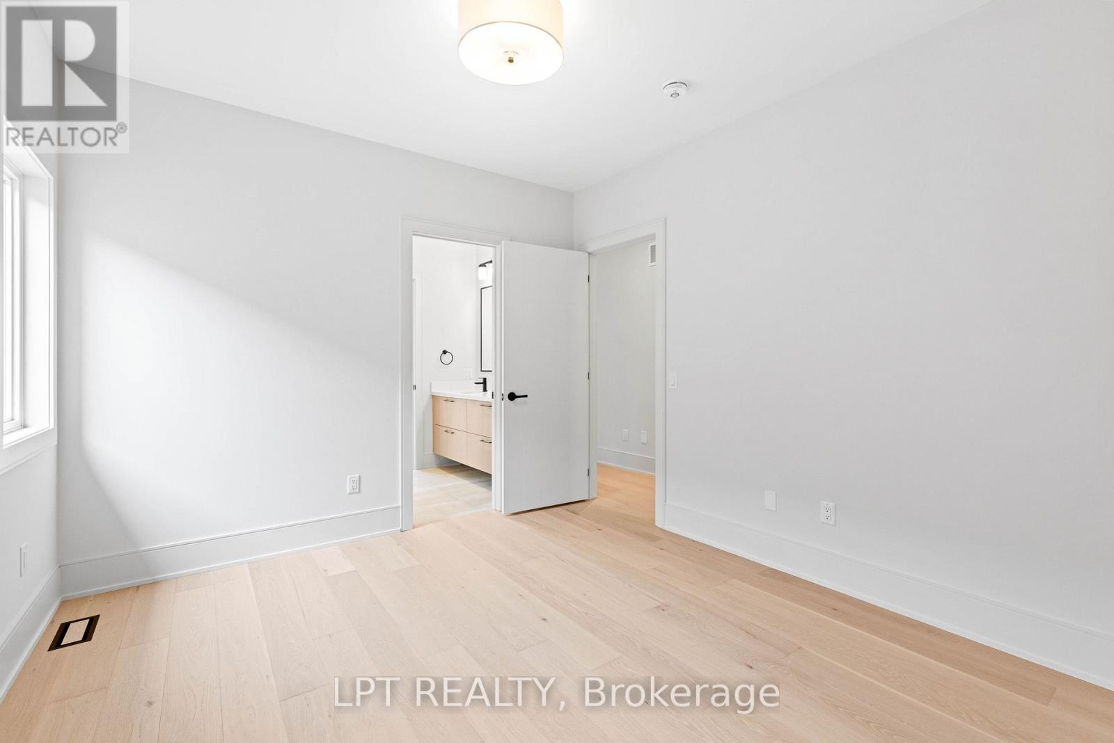 5 Richmond Park Drive, Georgina, Ontario  L4P 0H2 - Photo 34 - N14030304