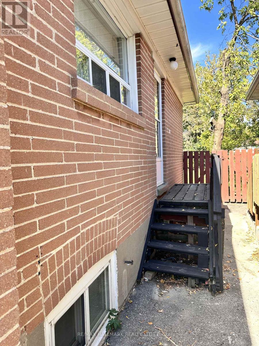 Lower - 88 Rockport Crescent, Richmond Hill, Ontario  L4C 2L8 - Photo 2 - N14030368