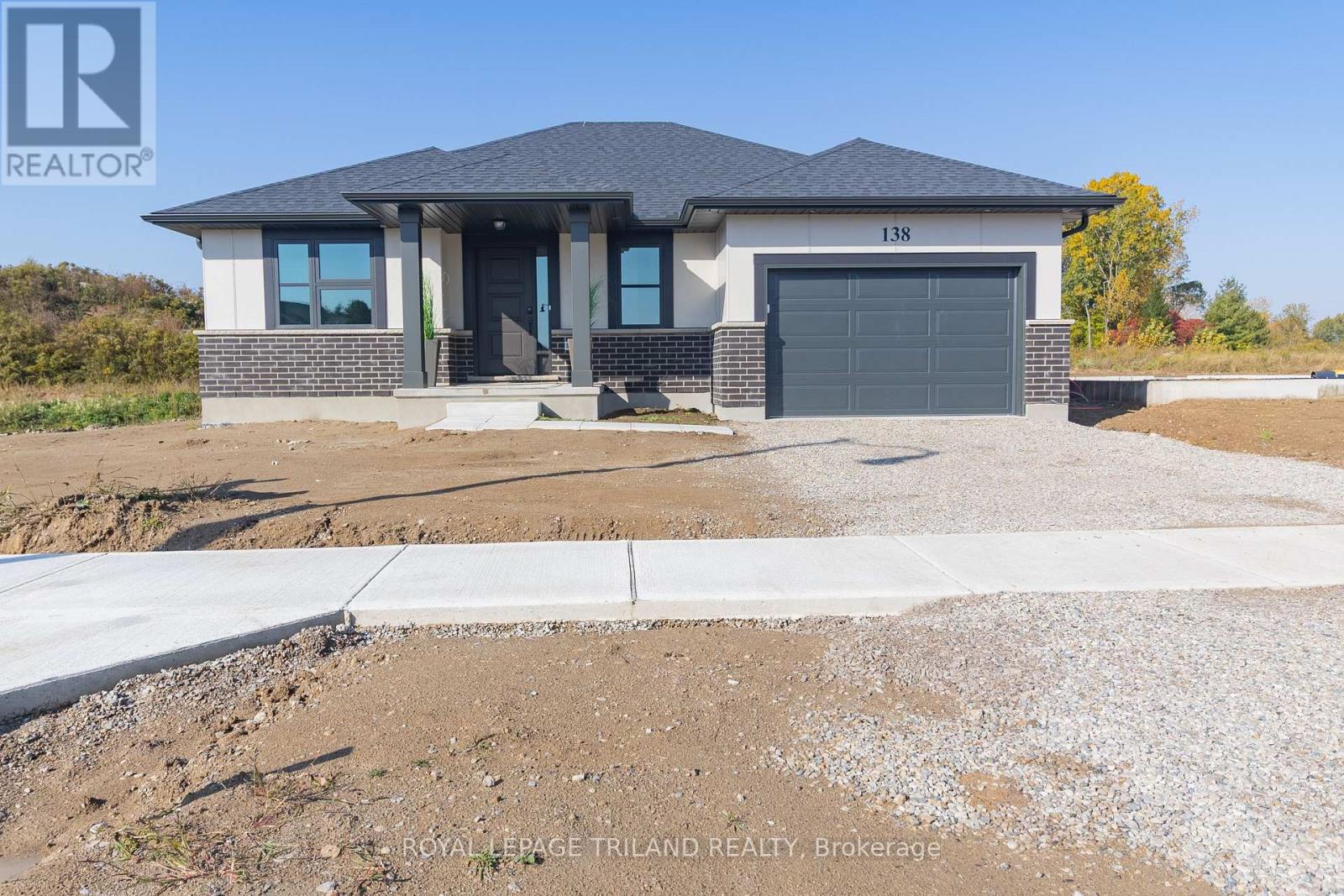 138 Benjamin Parkway, St. Thomas, Ontario  N5R 0R1 - Photo 2 - X13544440