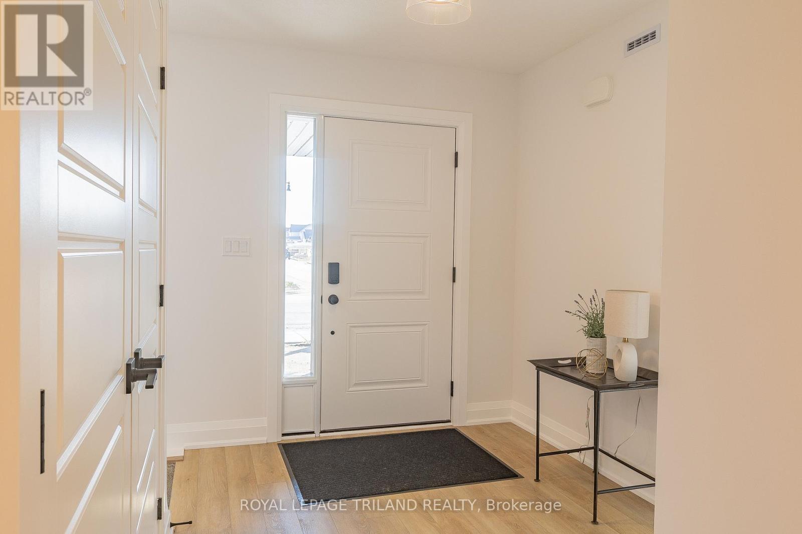 138 Benjamin Parkway, St. Thomas, Ontario  N5R 0R1 - Photo 3 - X13544440