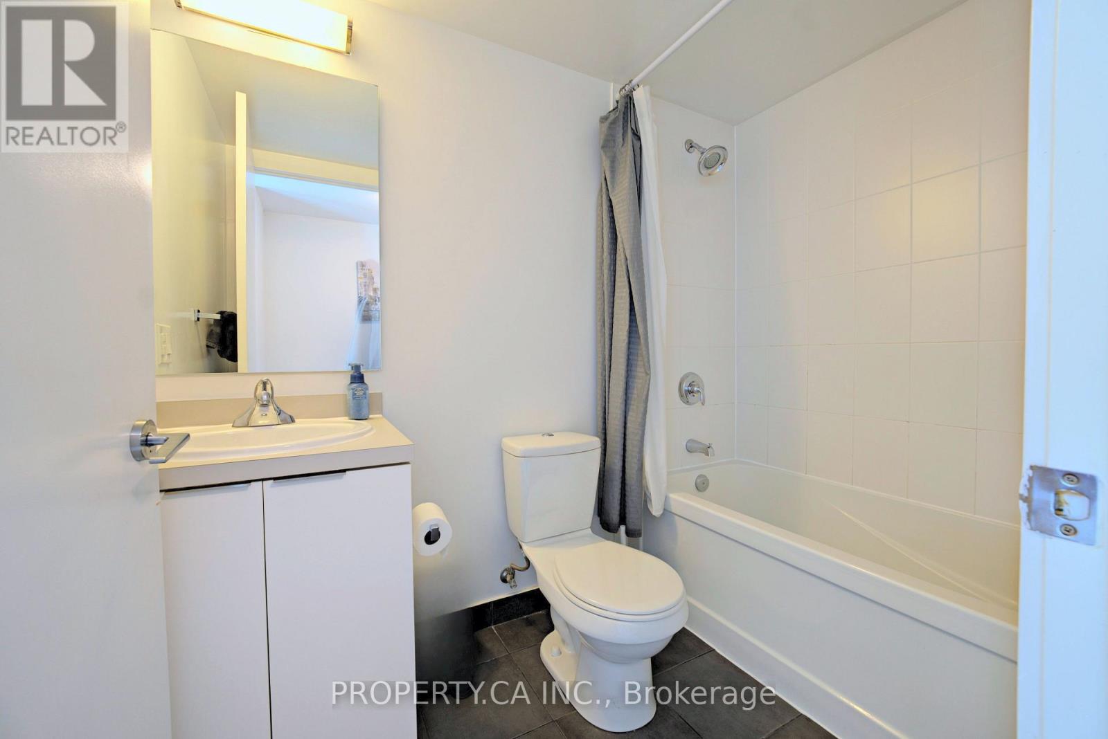1908 - 14 York Street S, Toronto, Ontario  M5J 0B1 - Photo 9 - C14029624