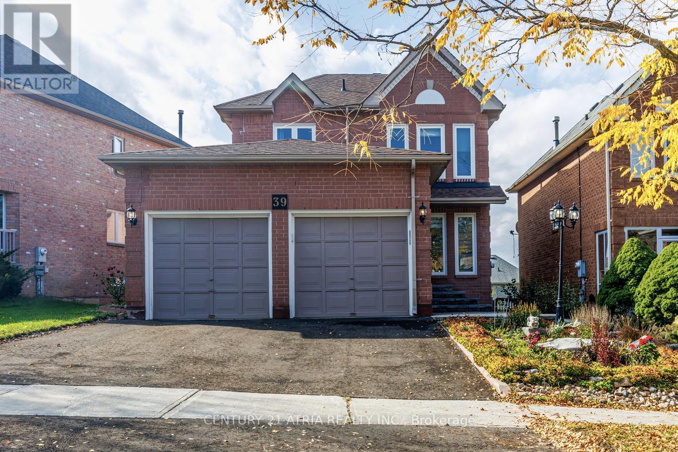 39 CHISWICK CRESCENT, Aurora, Ontario