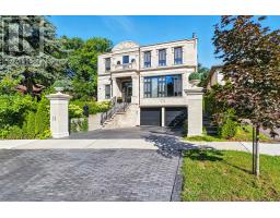 10 HILLAVON DRIVE, Toronto, Ontario