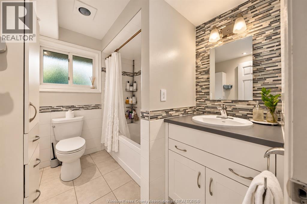 4255 Longfellow, Windsor, Ontario  N9G 2B5 - Photo 12 - 26025206