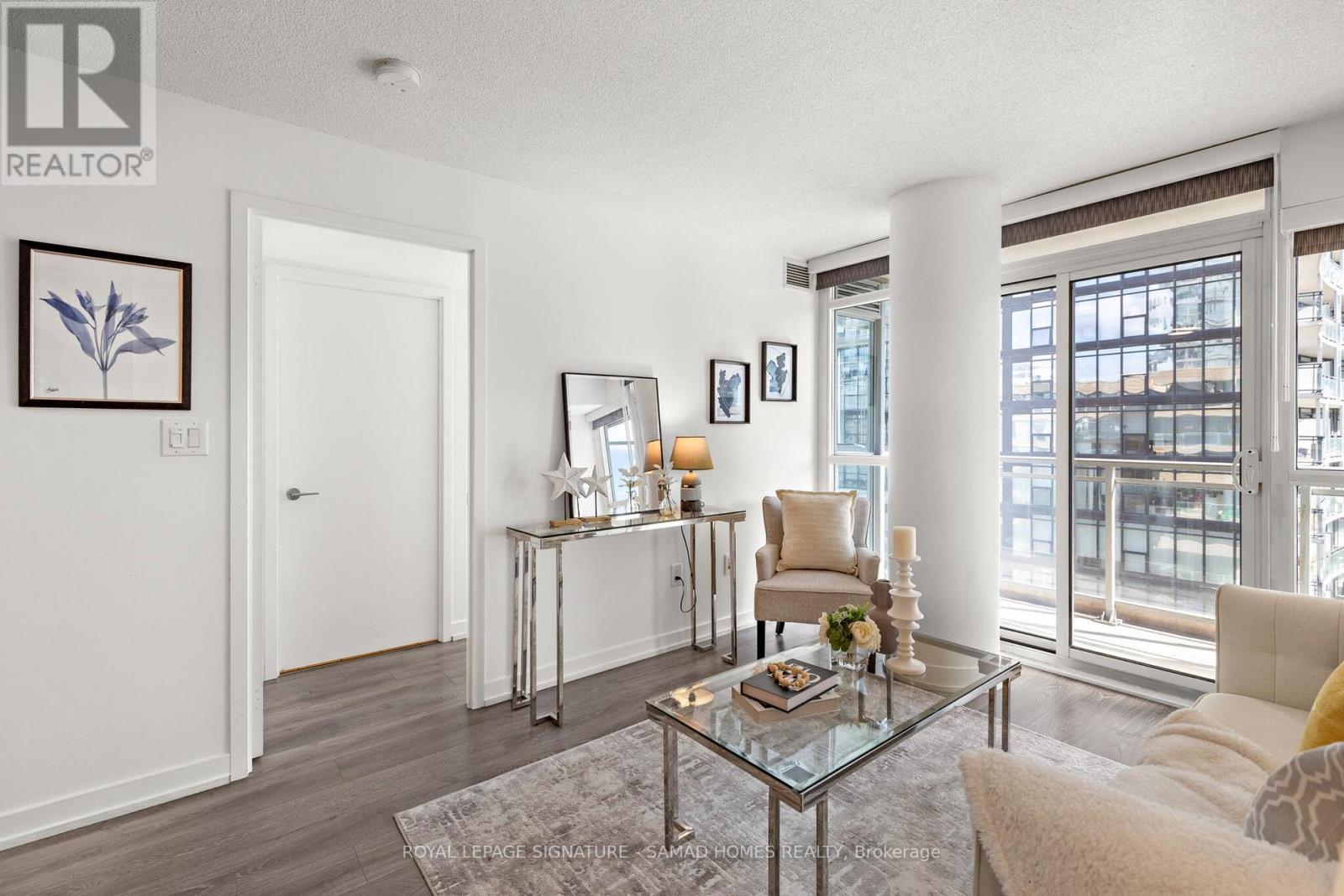 652 - 10 Capreol Court, Toronto, Ontario  M5V 4B3 - Photo 13 - C14030430