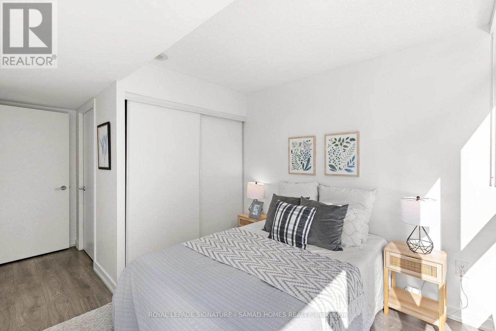 652 - 10 Capreol Court, Toronto, Ontario  M5V 4B3 - Photo 19 - C14030430