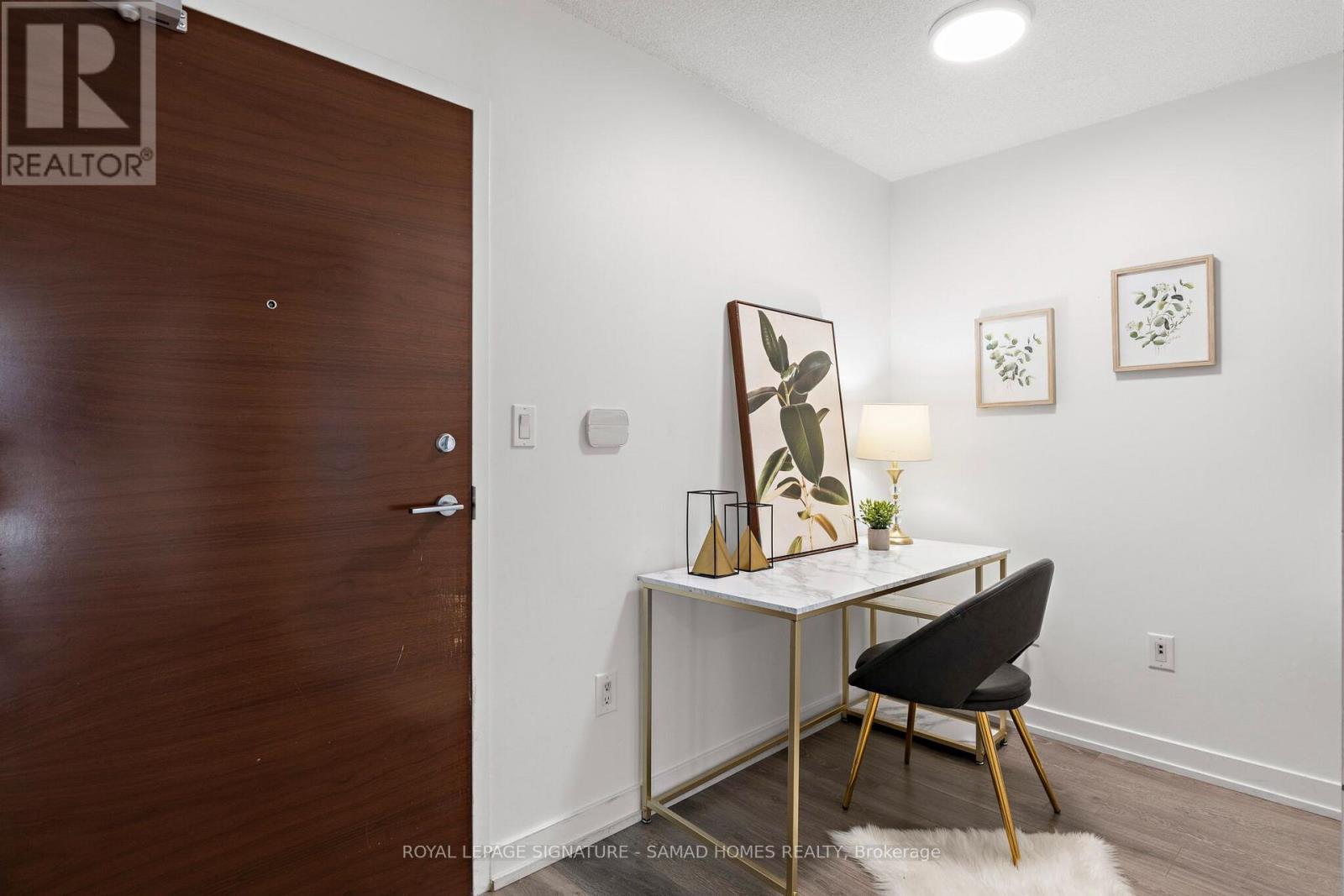 652 - 10 Capreol Court, Toronto, Ontario  M5V 4B3 - Photo 4 - C14030430