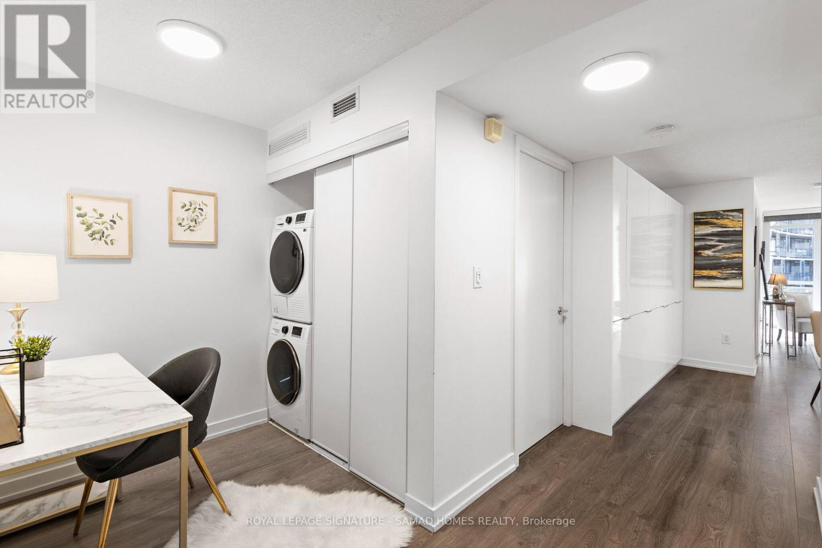 652 - 10 Capreol Court, Toronto, Ontario  M5V 4B3 - Photo 5 - C14030430