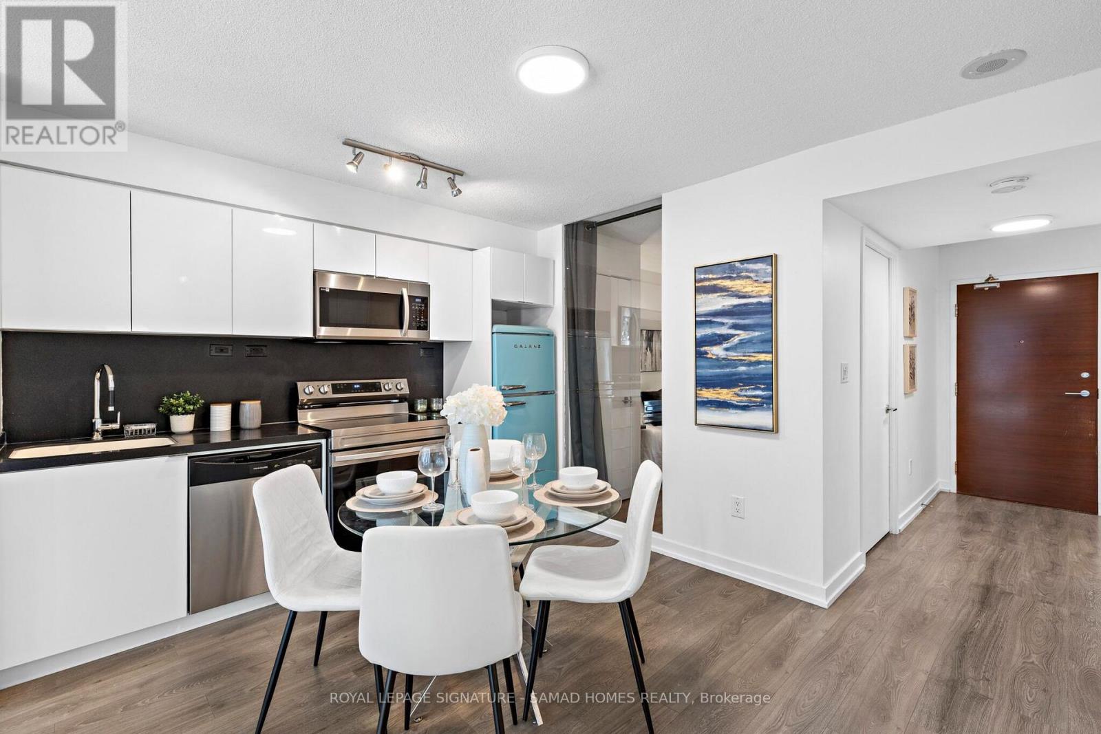 652 - 10 Capreol Court, Toronto, Ontario  M5V 4B3 - Photo 6 - C14030430