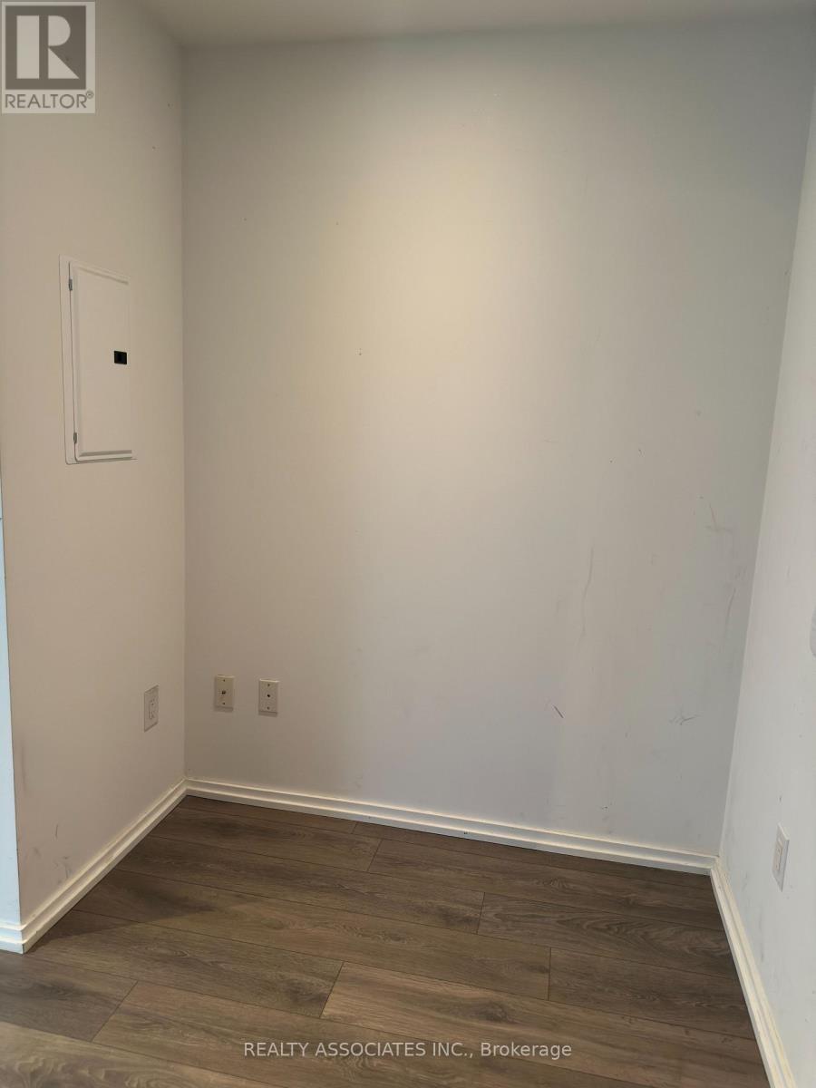 2011 - 45 CHARLES STREET E