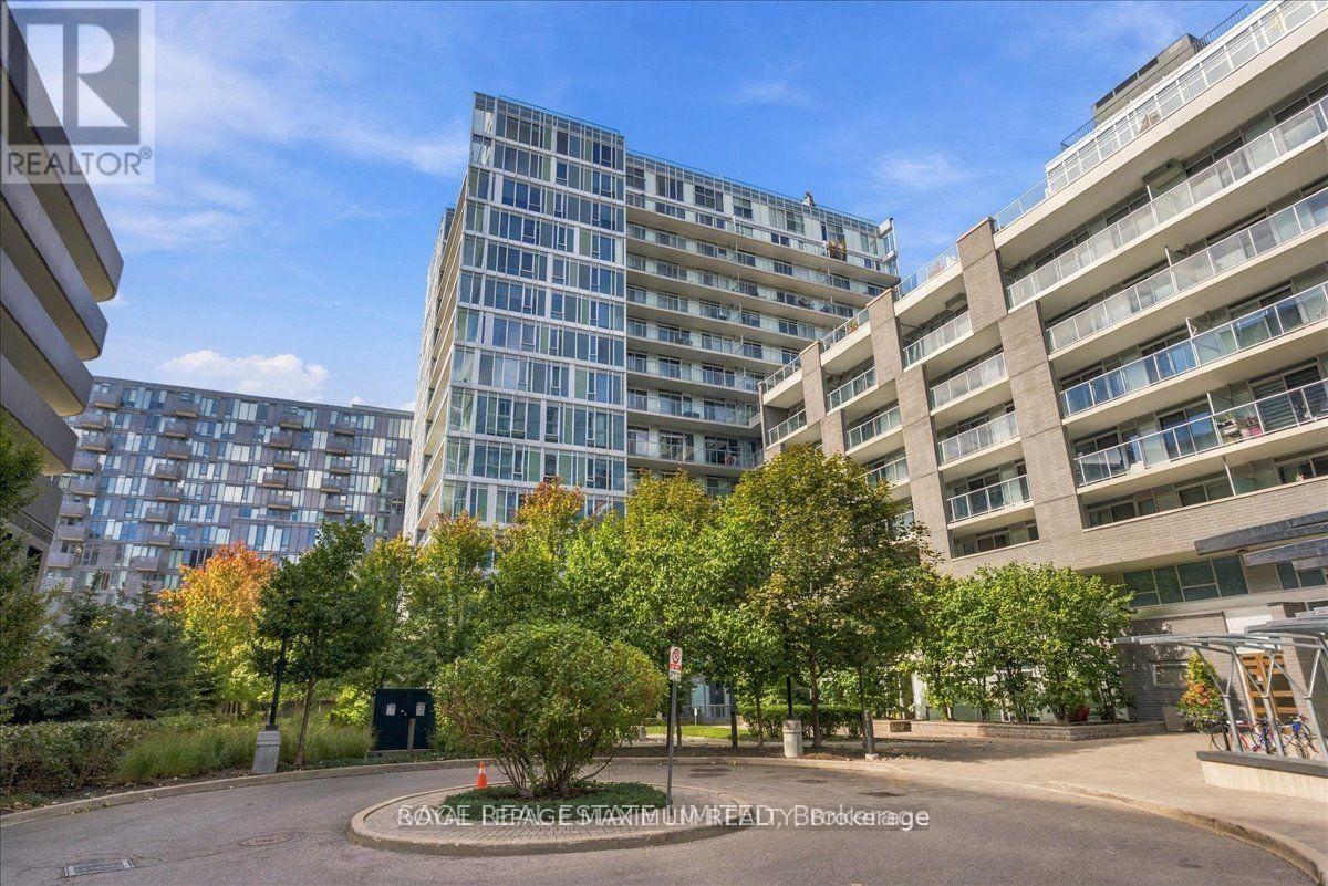 W212 - 565 WILSON AVENUE