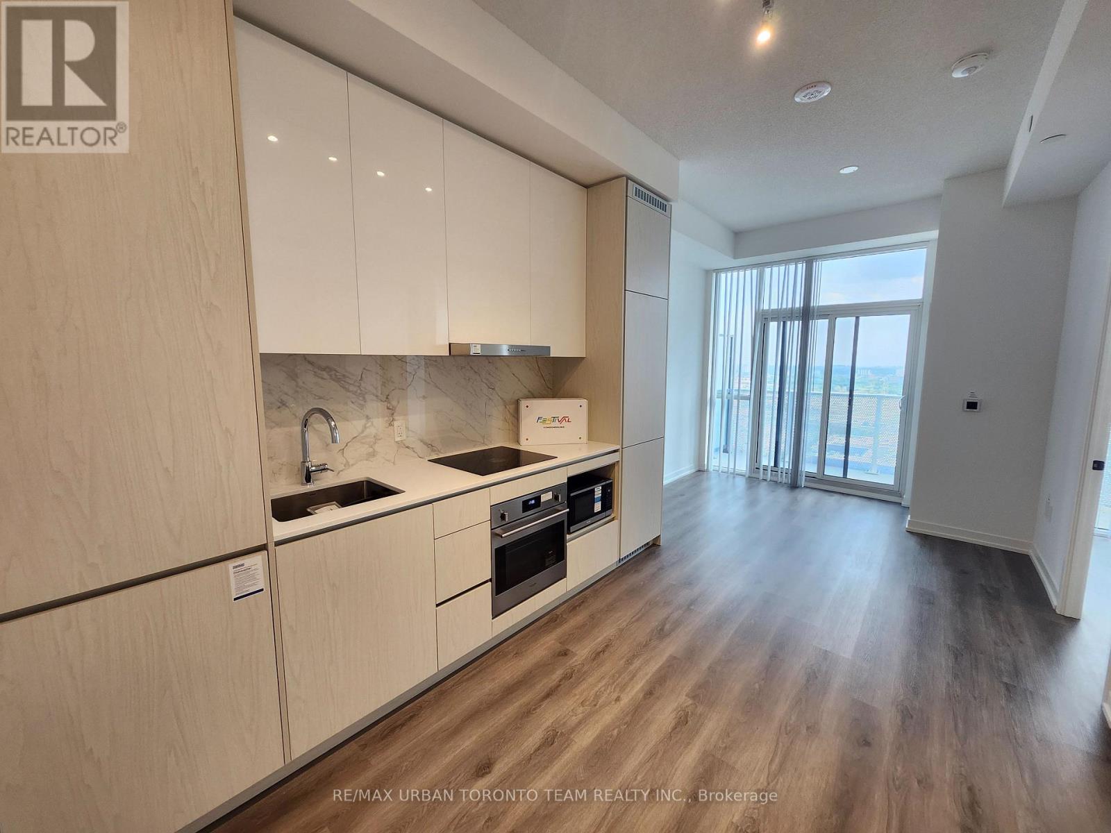 3111 - 28 Interchange Way, Vaughan (Vaughan Corporate Centre), Ontario  L4K 0P8 - Photo 2 - N14030458