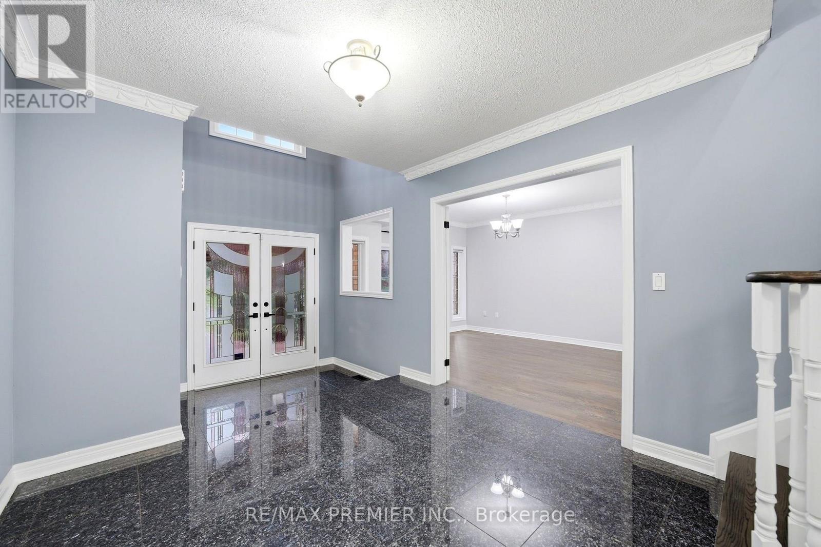 16 St Michele Place, Vaughan, Ontario  L4H 1H3 - Photo 3 - N14030500