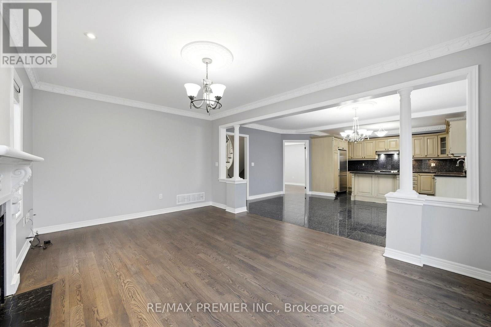 16 St Michele Place, Vaughan, Ontario  L4H 1H3 - Photo 7 - N14030500