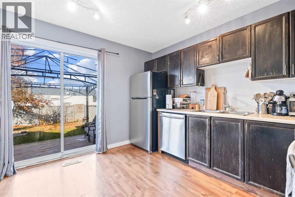 70 Dovercliffe Way, Calgary, Alberta  t2b 2c6 - Photo 16 - A2350478