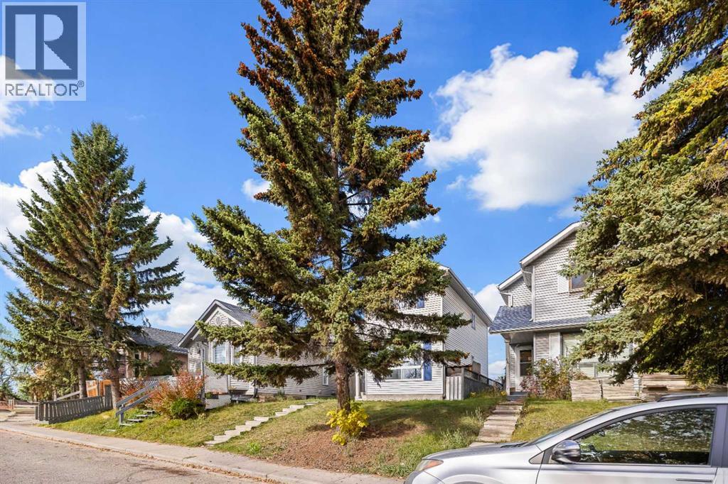 70 Dovercliffe Way, Calgary, Alberta  t2b 2c6 - Photo 3 - A2350478