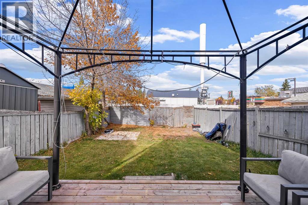 70 Dovercliffe Way, Calgary, Alberta  t2b 2c6 - Photo 4 - A2350478
