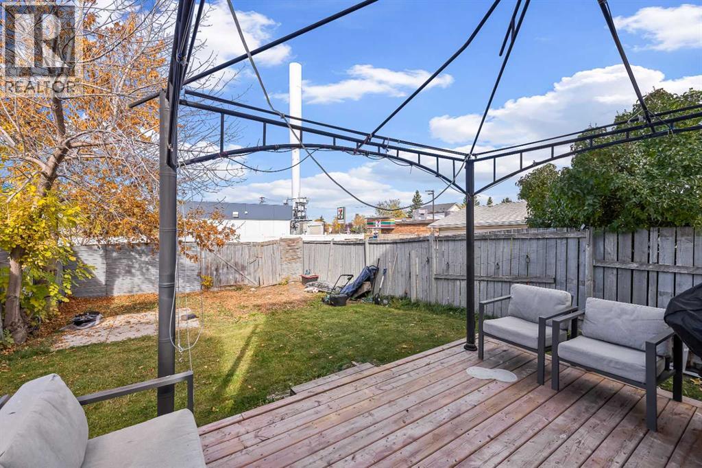 70 Dovercliffe Way, Calgary, Alberta  t2b 2c6 - Photo 5 - A2350478