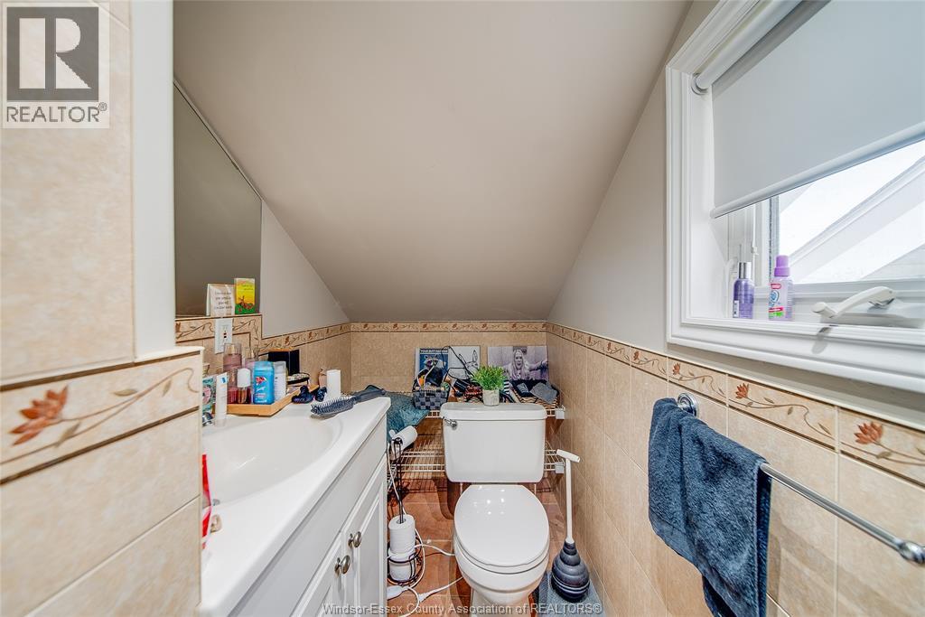 1087 Marentette, Windsor, Ontario  N9A 2A4 - Photo 12 - 26025023