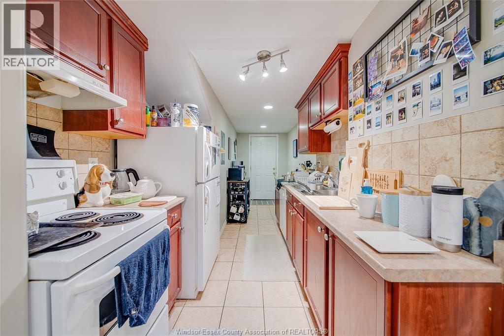 1087 Marentette, Windsor, Ontario  N9A 2A4 - Photo 17 - 26025023