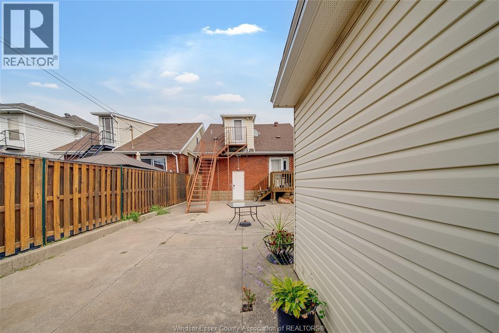1087 Marentette, Windsor, Ontario  N9A 2A4 - Photo 32 - 26025023