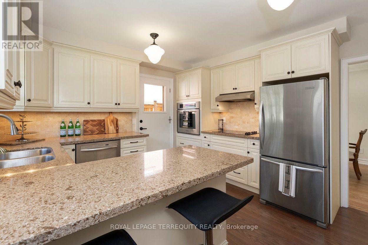 21 Greencoat Road, Toronto, Ontario  M9C 2T7 - Photo 19 - W14030456