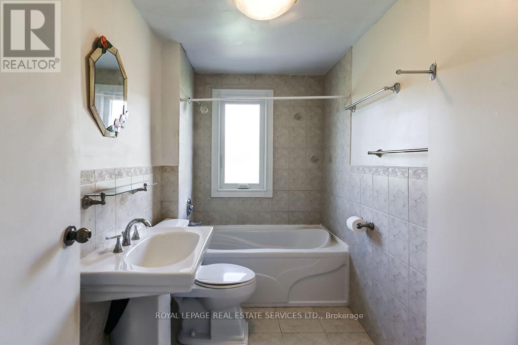 Main - 1695 Coram Crescent, Mississauga, Ontario  L4X 1L1 - Photo 31 - W14029582