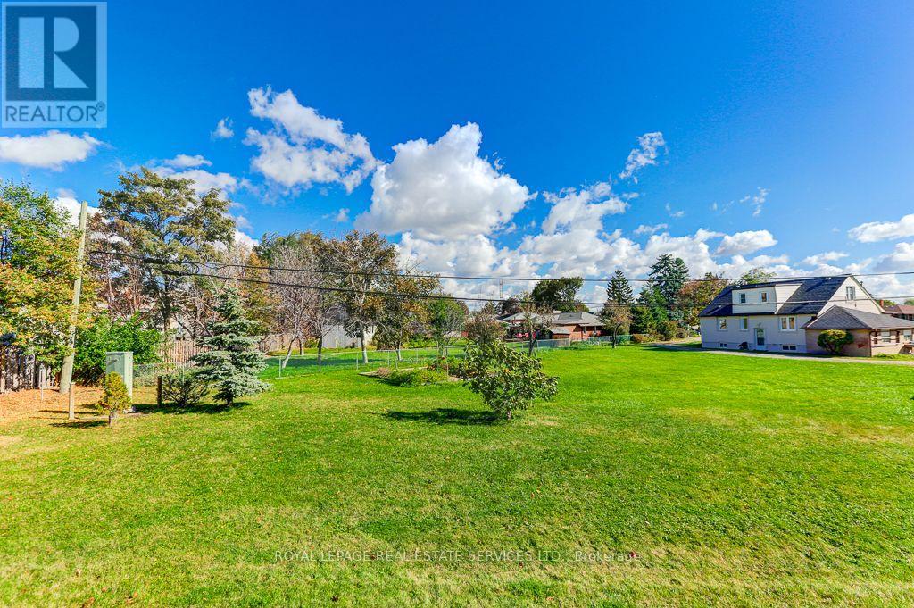 Main - 1695 Coram Crescent, Mississauga, Ontario  L4X 1L1 - Photo 8 - W14029582