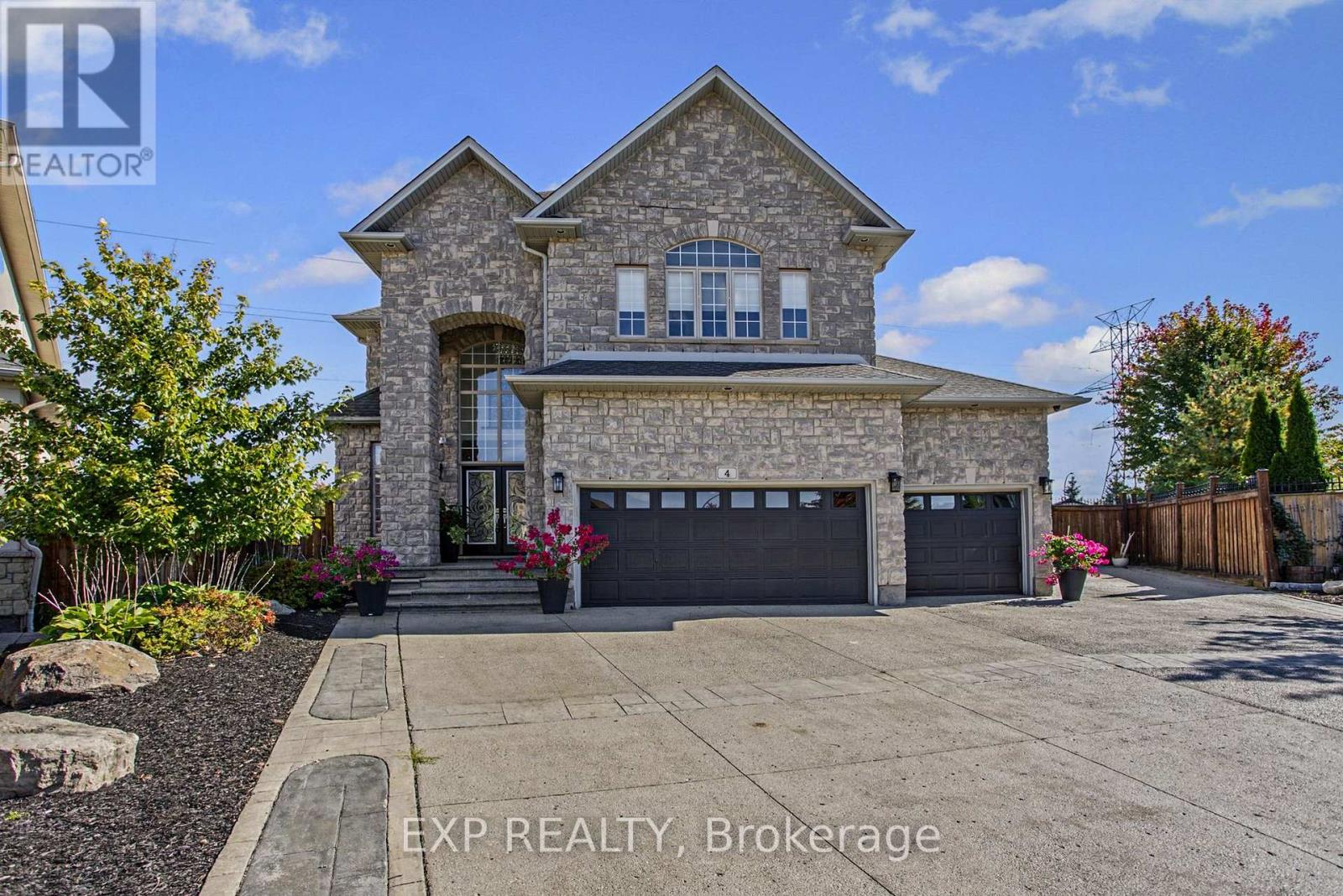 4 PLAYFAIR COURT, Hamilton, Ontario