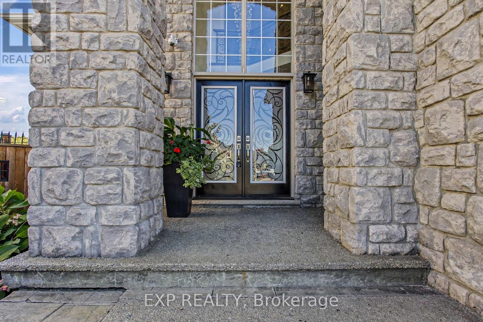 4 Playfair Court, Hamilton, Ontario  L9K 1R6 - Photo 4 - X14030474