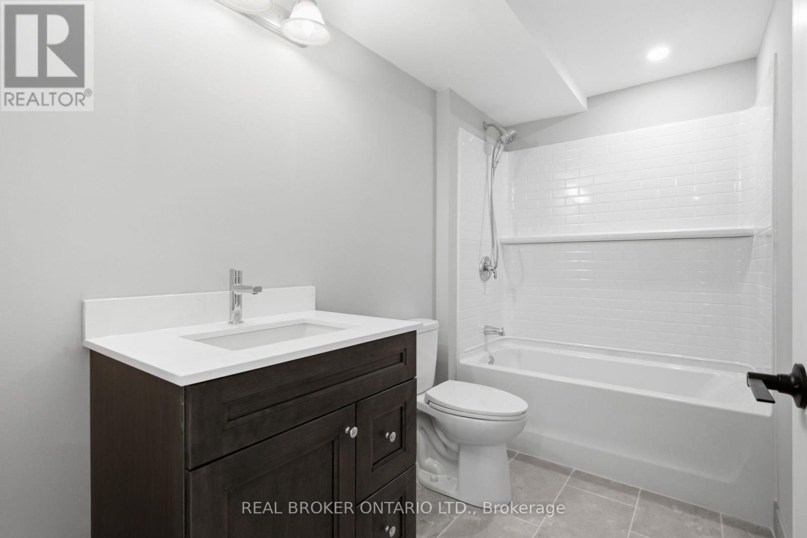 296 St Ann Avenue, Wilmot, Ontario  N0B 2L0 - Photo 12 - X14030492