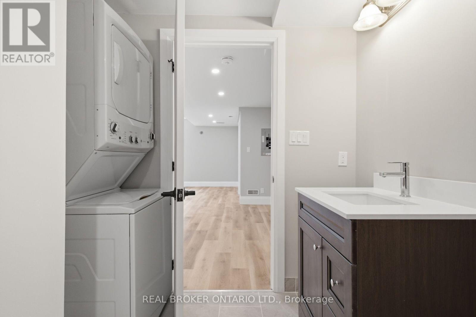 296 St Ann Avenue, Wilmot, Ontario  N0B 2L0 - Photo 13 - X14030492